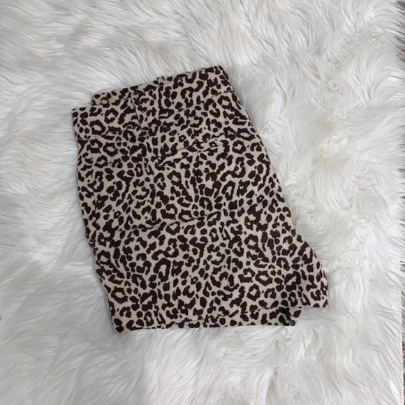 J. Crew Linen Leopard Print Shorts sz 6 - Picture 3 of 4